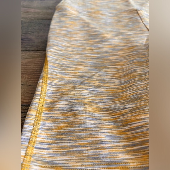 OUTDOOR VOICES Yellow and Gray Heather Flow 7” Inseam Sunset Biker Shorts Sz XS - Picture 9 of 12